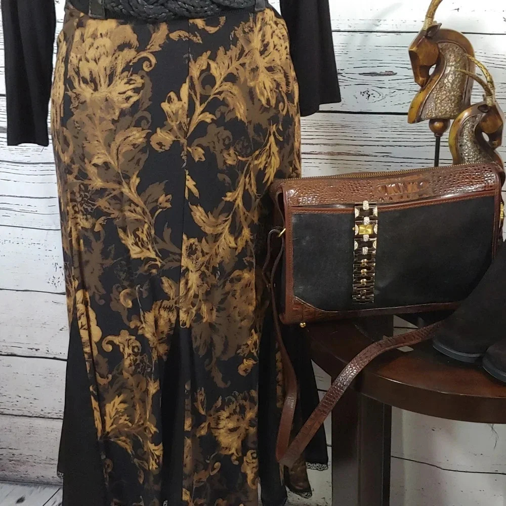 Women's Vintage Skirt by Emma James - Picture 4 of 12